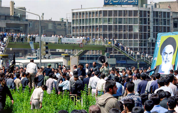 میدان انقلاب