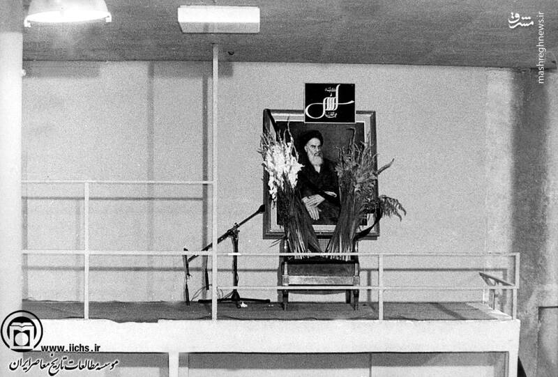 14 خرداد1368. نمایی از حسینیه جماران در اولین ساعاتِ پس از رحلت امام خمینی