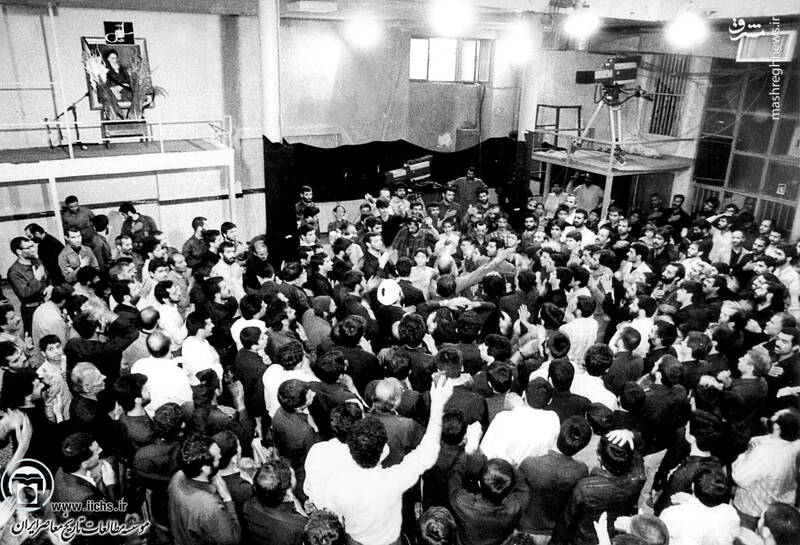 16 خرداد1368. نمایی از مراسم تشییع پیکر امام خمینی در خیابانهای منتهی به بهشت زهرای تهران