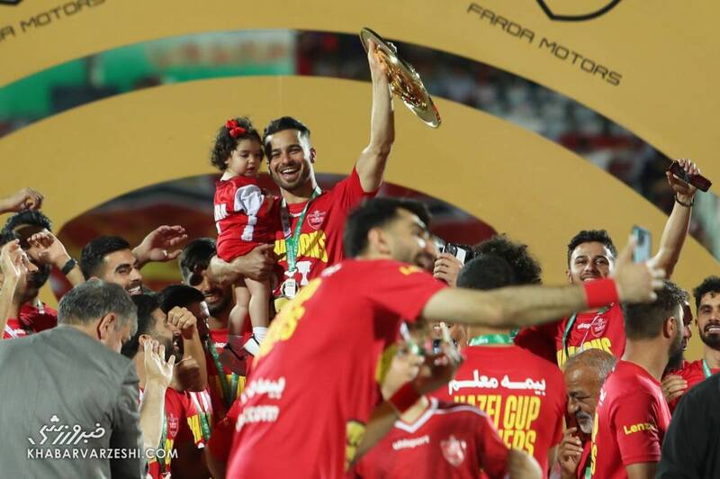 سروش رفیعی و دختردر قهرماتنی پرسپولیس