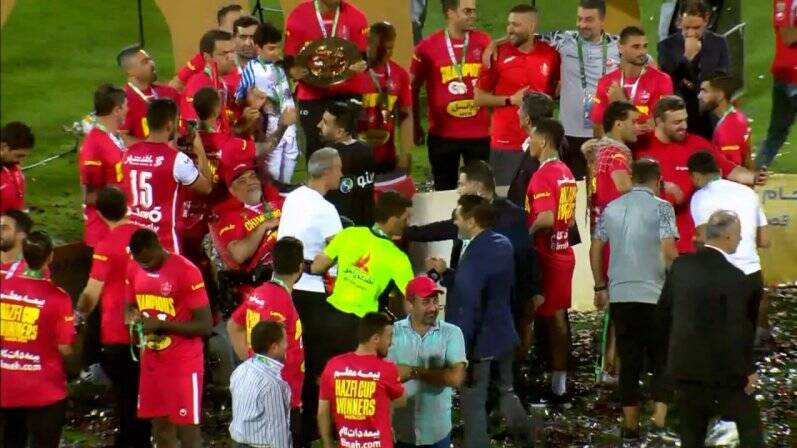 ناگفتههای اختلاف ساپینتو و فتحاللهزاده/ از دستور مدیرعامل برای اخراج مهدیپور تا سنگتمام برای سرمربی حریف!