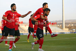 مهاجم سابق پرسپولیس در یک قدمی فولاد