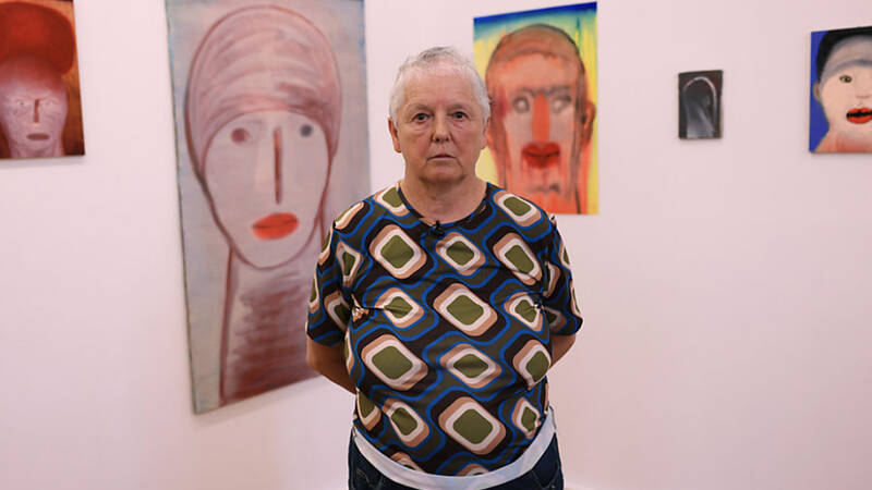 شیطان کت و شلواری با عطر فرانسوی در کاخ الیزه/ چرا مکرون از تابلوهای «کودکآزاری» حمایت کرد؟ +عکس