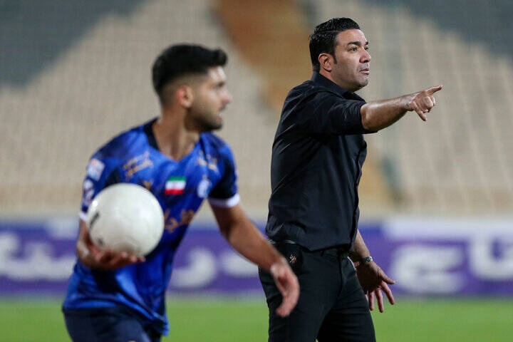 معمای نیمکت استقلال؛ دوئل گزینه خارجی با نکونام