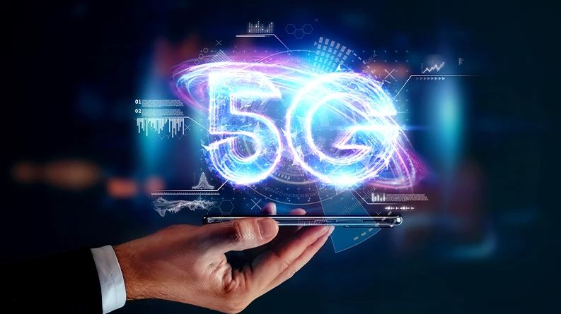 چگونه هوش مصنوعی قابلیتهای فناوری ۵G را بهبود میبخشد؟