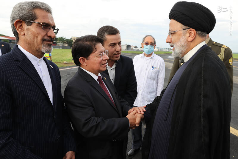 عکس/ ورود رئیس جمهور به نیکاراگوئه