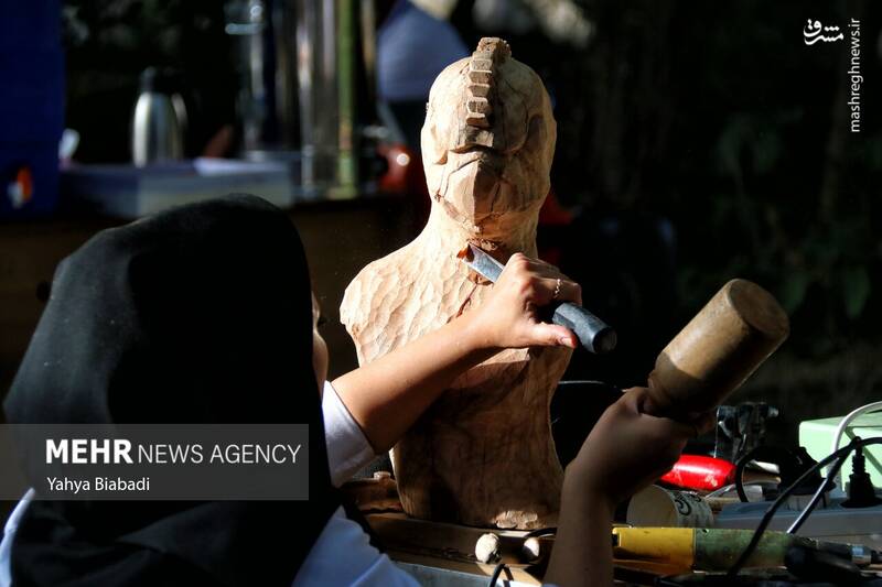 عکس/ هنر روی چوب در کرمانشاه