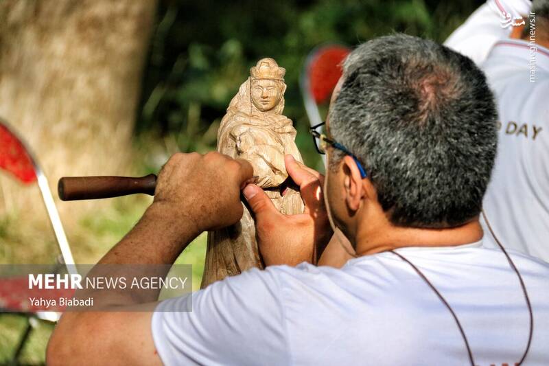 عکس/ هنر روی چوب در کرمانشاه