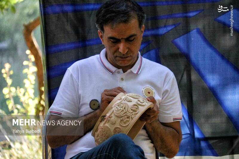 عکس/ هنر روی چوب در کرمانشاه