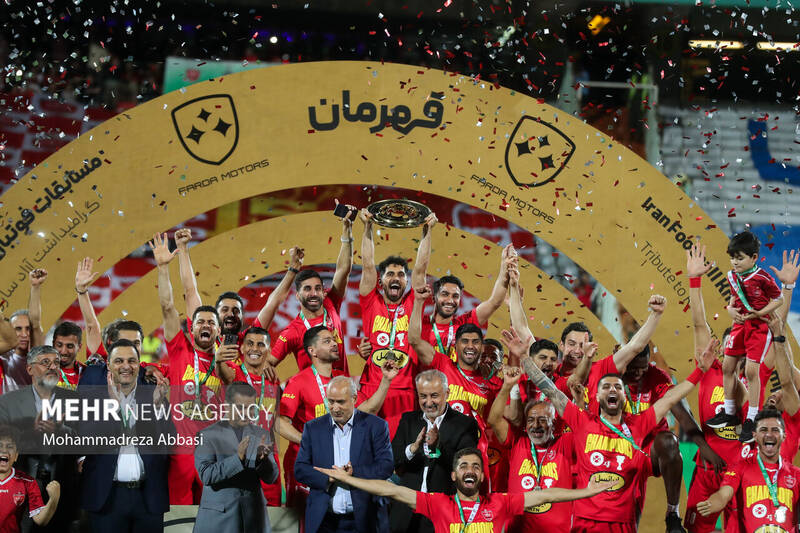 از قطر و امارات پیشنهاد دارم/ میخواهم با پرسپولیس قهرمان آسیا شوم