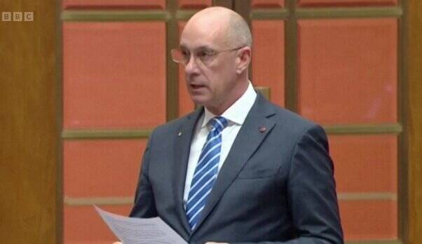 اشکهای نماینده زن پارلمان استرالیا خبرساز شد+ تصاویر