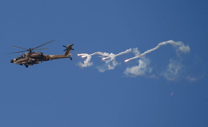 هدف قرار گرفتن یک بالگرد «آپاچی» رژیم صهیونیستی در جنین+ عکس