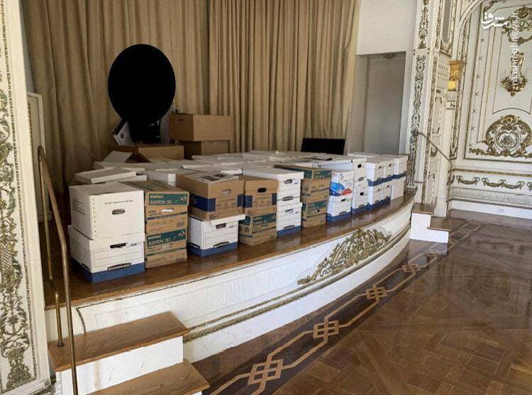 عکس‌ کیفرخواست ترامپ نشان می‌دهد که جعبه‌های اسناد طبقه‌بندی شده با چه حجم زیادی و در کدام بخش‌های خانه اشرافی رییس جمهور پیشین آمریکا نگهداری می‌شدند.
