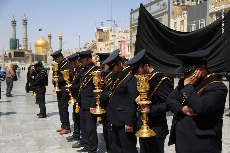 عکس/ دسته عزاداری خادمان حرم قم در روز شهادت ابن الرضا(ع)