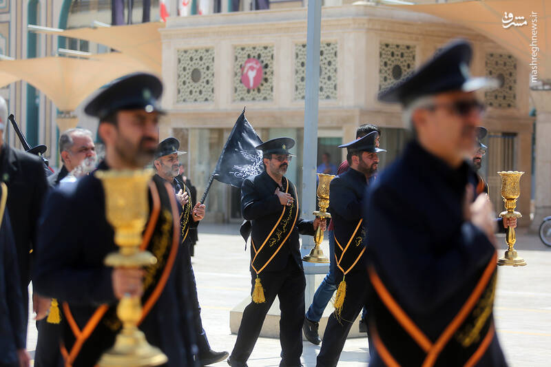 عکس/ دسته عزاداری خادمان حرم قم در روز شهادت ابن الرضا(ع)
