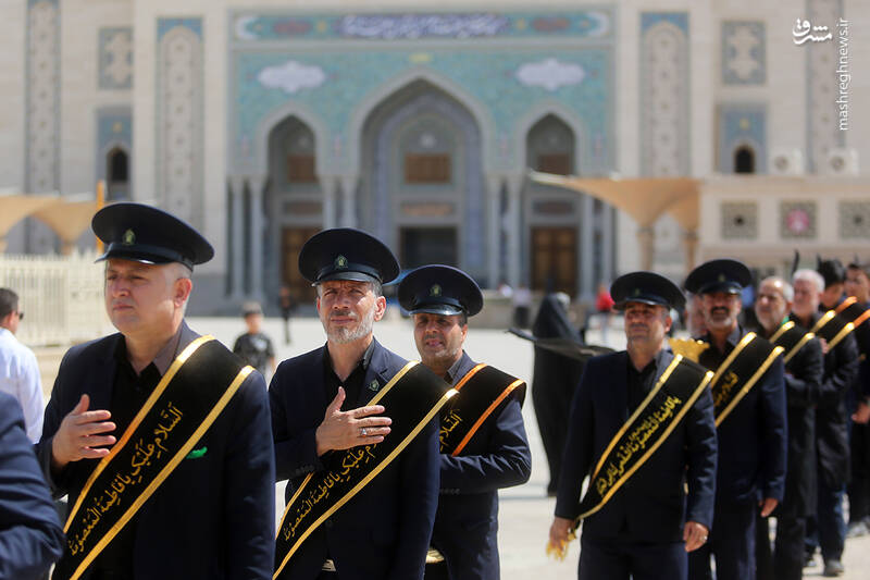 عکس/ دسته عزاداری خادمان حرم قم در روز شهادت ابن الرضا(ع)