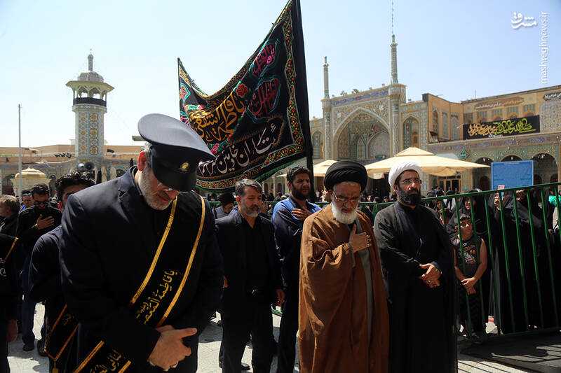 عکس/ دسته عزاداری خادمان حرم قم در روز شهادت ابن الرضا(ع)