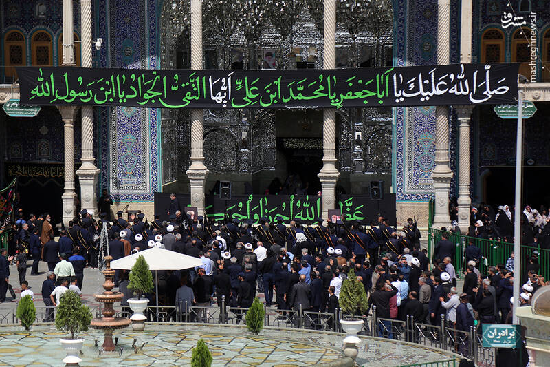 عکس/ دسته عزاداری خادمان حرم قم در روز شهادت ابن الرضا(ع)