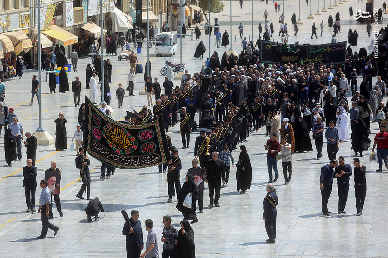 عکس/ دسته عزاداری خادمان حرم قم در روز شهادت ابن الرضا(ع)