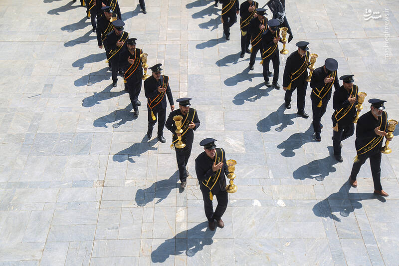 عکس/ دسته عزاداری خادمان حرم قم در روز شهادت ابن الرضا(ع)