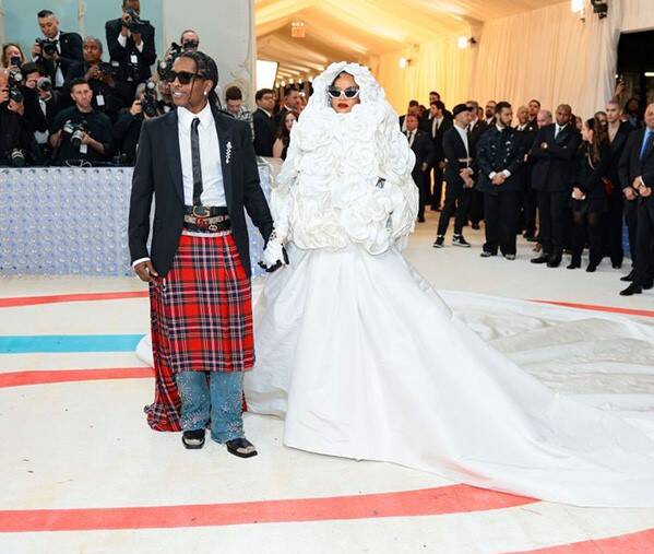 تبلیغ بردگی جنسی در بزرگترین رویداد مد و فشن دنیا+ عکس