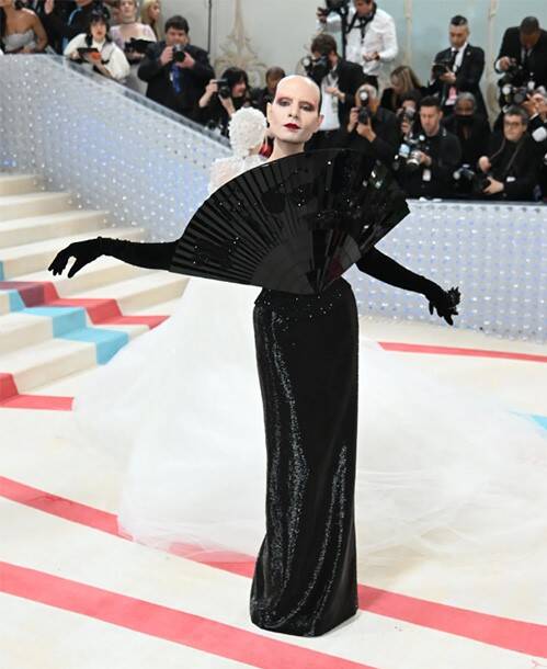 تبلیغ بردگی جنسی در بزرگترین رویداد مد و فشن دنیا+ عکس