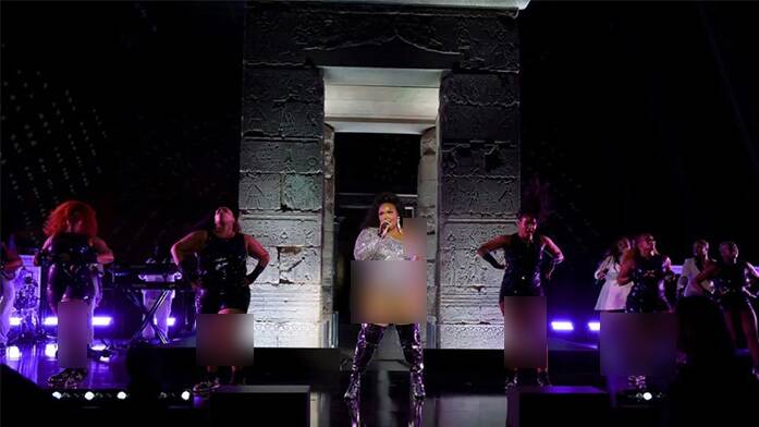 تبلیغ بردگی جنسی در بزرگترین رویداد مد و فشن دنیا+ عکس