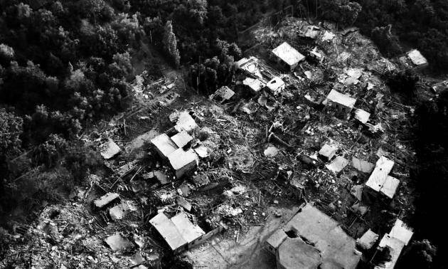 زلزله منجیل در تب فوتبال +عکس