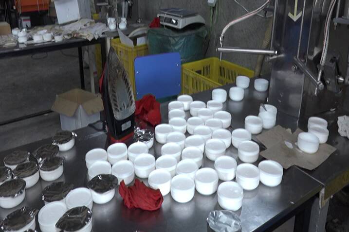 دو میلیارد دلار لوازم آرایش قاچاق روی صورت زنان ایرانی!