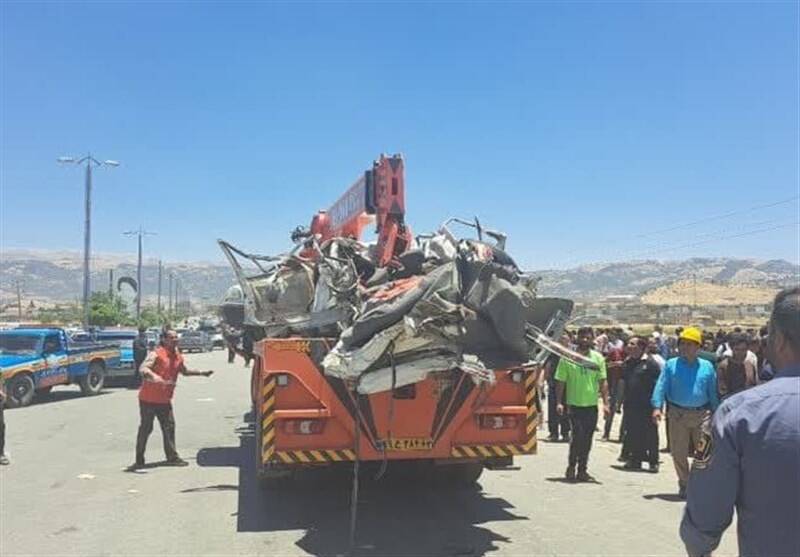 تصادف وحشتناک تریلی با ۲۵ خودرو در محور یاسوج ـ شیراز/ ۲۵ مصدوم و ۶ کشته تاکنون + تصاویر