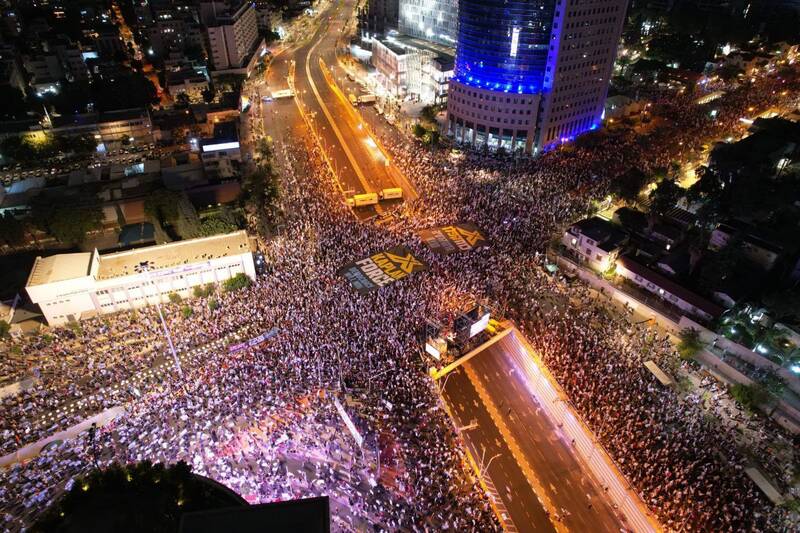 ۹۵ هزار نفر در تل‌آویو علیه نتانیاهو شعار دادند