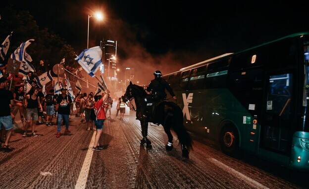 سرزمینهای اشغالی به سمت تنش مجدد خواهد رفت؟ / مخالفان نتانیاهو: در صورت بررسی اصلاحات قضائی، اعتراضات را با شدت بیشتر ادامه خواهیم داد +عکس و فیلم
