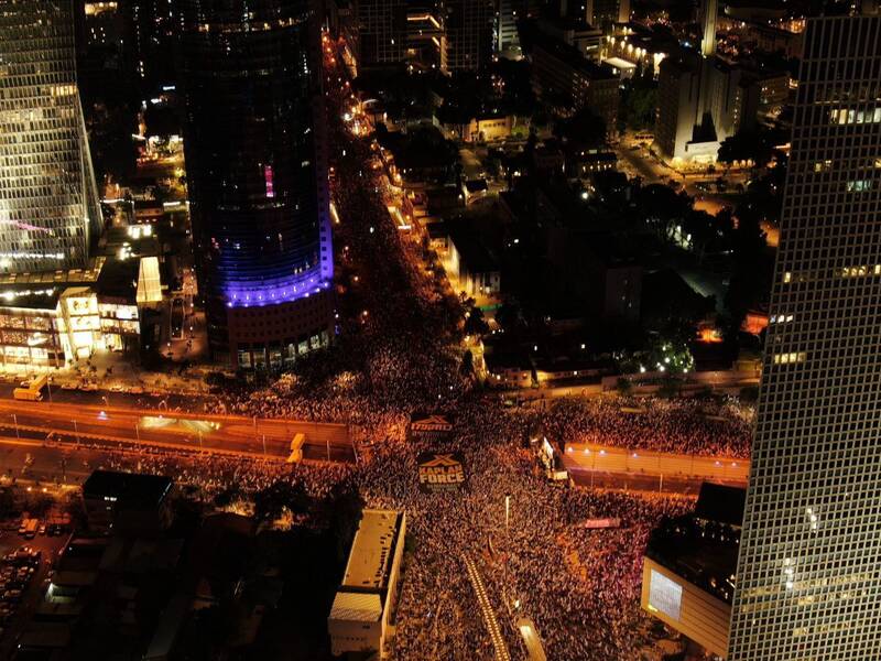 سرزمینهای اشغالی به سمت تنش مجدد خواهد رفت؟ / مخالفان نتانیاهو: در صورت بررسی اصلاحات قضائی، اعتراضات را با شدت بیشتر ادامه خواهیم داد +عکس و فیلم