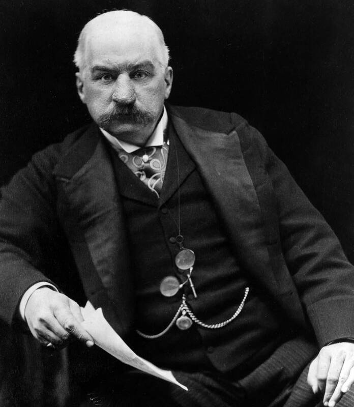 ماجرای عجیب سه میلیاردری که در تایتانیک غرق شدند/ آیا کشتی تایتانیک عمدا غرق شد؟! +عکس و فیلم