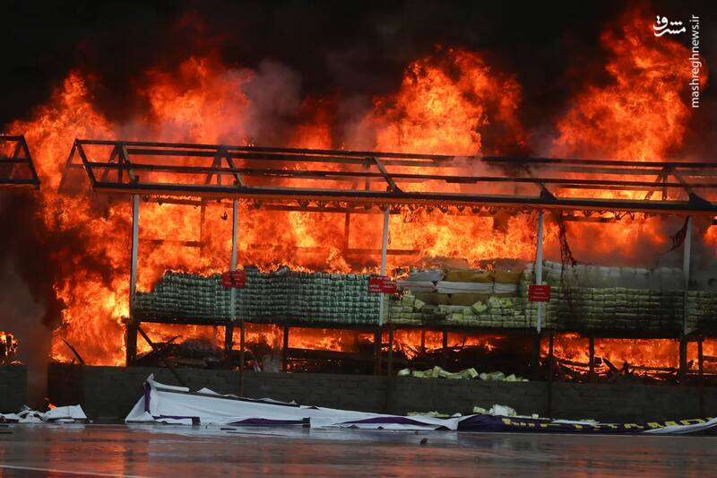 سوزاندن مواد مخدر غیرقانونی در مراسمی به مناسبت روز جهانی مبارزه با سوء مصرف مواد مخدر در یانگون _ میانمار سوزاندن مواد مخدر غیرقانونی در مراسمی به مناسبت روز جهانی مبارزه با سوء مصرف مواد مخدر در یانگون _ میانمار