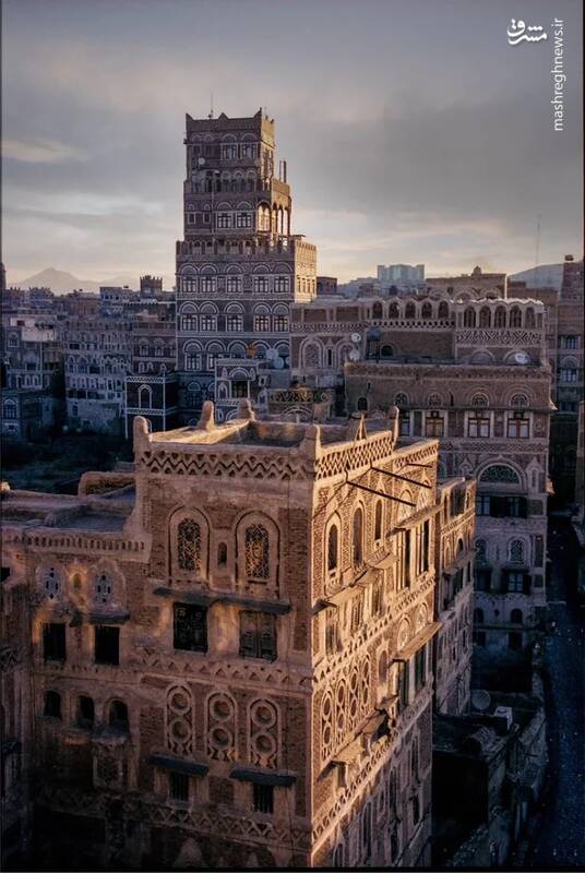 اخیراً بارندگی شدید در شهر قدیمی صنعا که قدمت آن به دوران باستان بازمی گردد، باعث فروریختن ۱۰ ساختمان شده است. حفظ این معماری زیبای باستانی برای نسل های آینده بسیار مهم است.