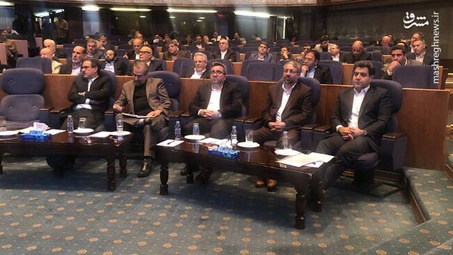 سخنرانی رئیس غیرقانونی اتاق بازرگانی در همایش رسمی+ عکس