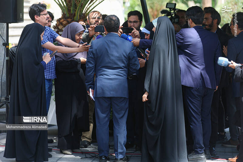 عکس/ حاشیه جلسه هیئت دولت