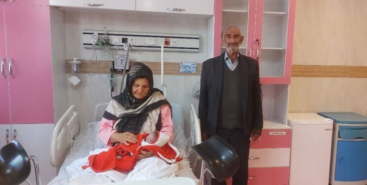 واکنش پیرمرد ۷۸ ساله مراغهای بعد از تولد چهاردهمین فرزندش +عکس