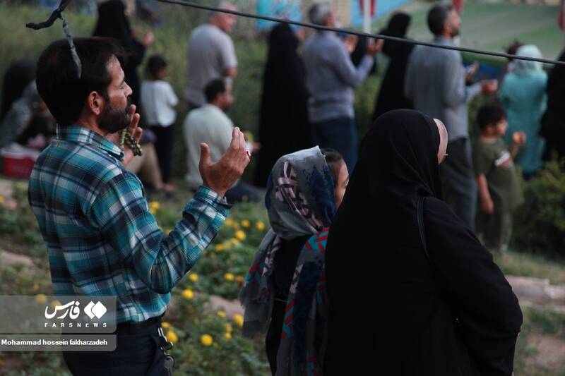 نوای عرفه از جوار مزار سردار دلها