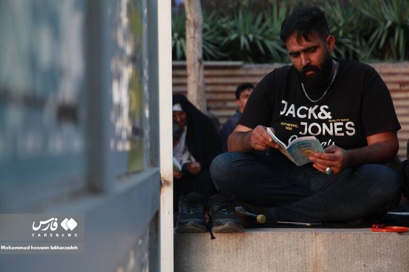 نوای عرفه از جوار مزار سردار دلها