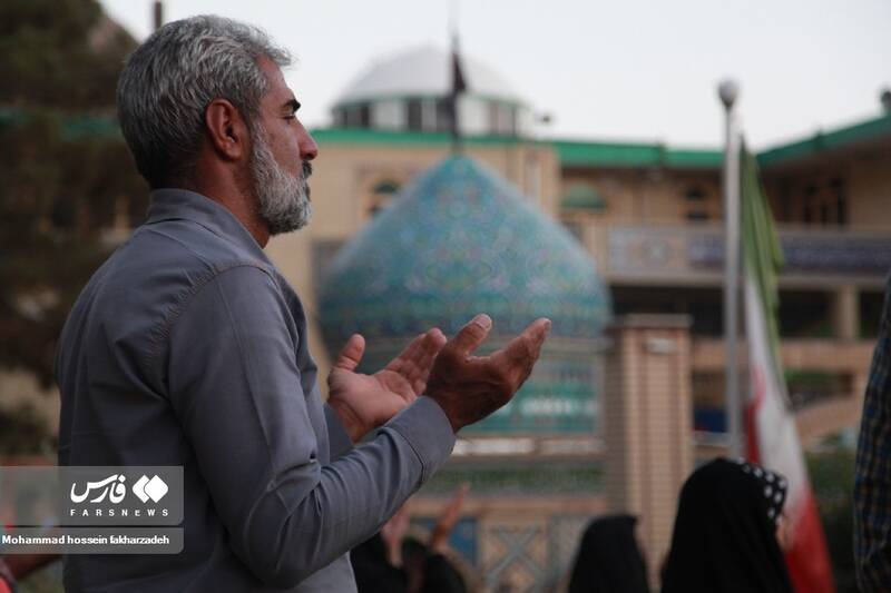 نوای عرفه از جوار مزار سردار دلها