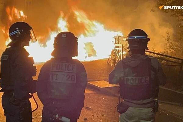 شب پرآشوب فرانسه در اعتراض به قتل یک نوجوان توسط پلیس+فیلم