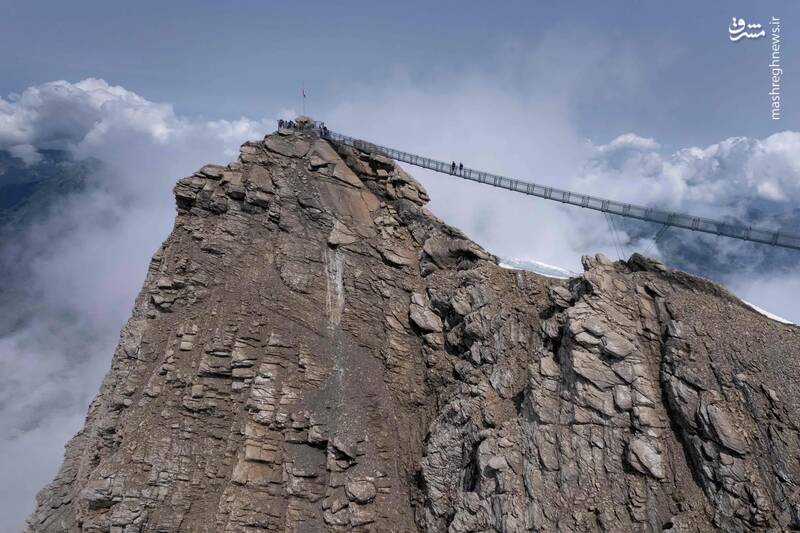 یک پل معلق در ارتفاع 3000 متری از زمین در سوئیس