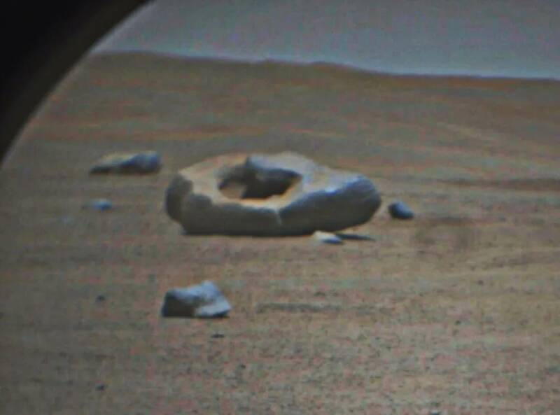 سنگ عجیبی در مریخ دیده شد +عکس