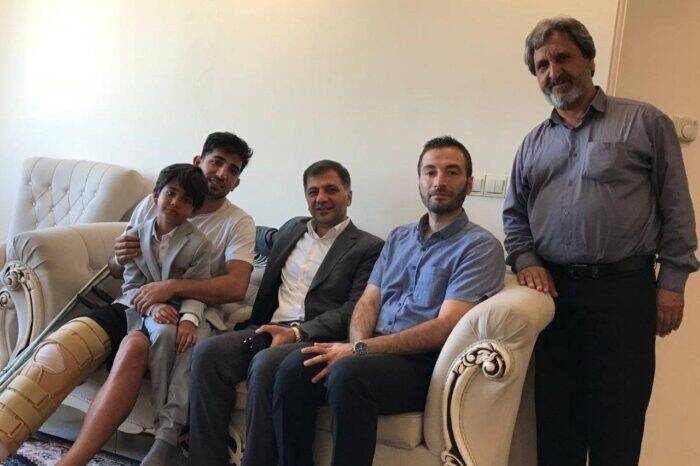 خودزنی کریمی با شاهکار «هانی کُرده» / «کفگرگی» اراذل بر صورت مدیریت باشگاه استقلال با کتک زدن هوادار! 5