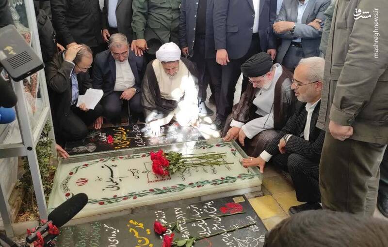 ادای احترام رییسجمهور به مقام سپهبد شهید سلیمانی +عکس