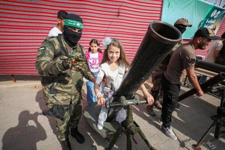 نمایشگاه تسلیحات و تجهیزات نظامی قسام در غزه+ تصاویر