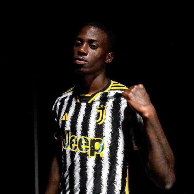 پسر اسطوره اسبق میلان در اردوگاه دشمن +عکس