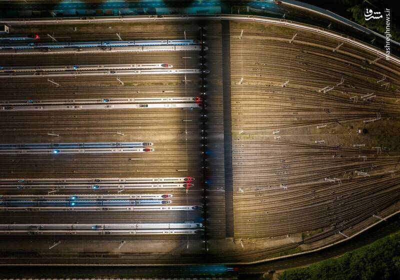 تصویر هوایی از عبور قطارها از ایستگاه راه‌آهن در نانجینگ _ چین